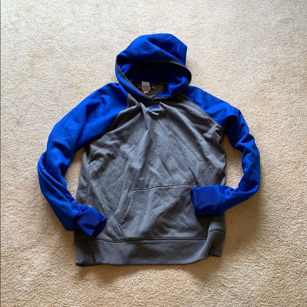 Women’s Small Under Armour hoodie